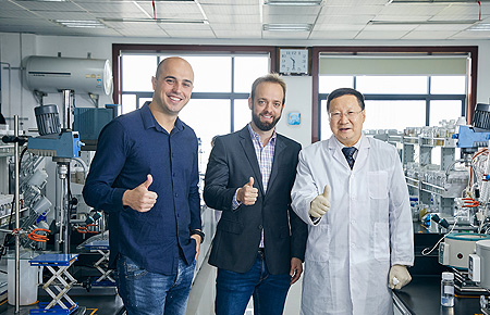 打造貼近客戶一線的敏捷前端組織，實現客戶需求24小時快速響應。